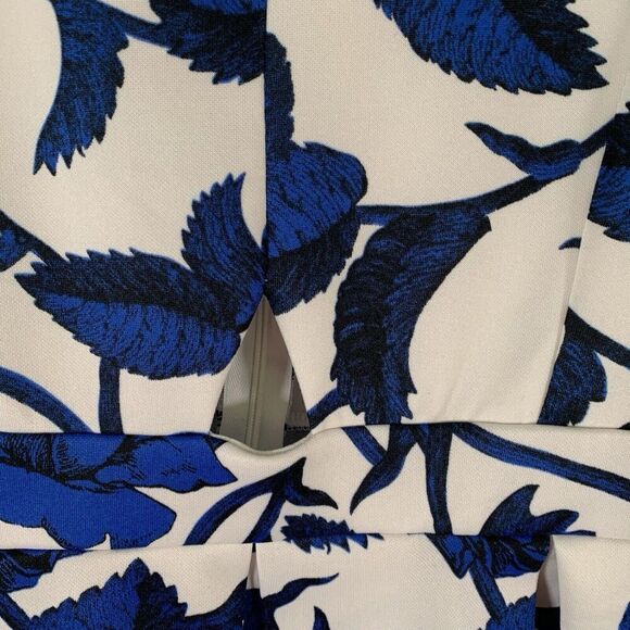 Romeo Juliet Couture Dress Women's Medium White Blue Floral Sleeveless Vneck - Picture 3 of 6